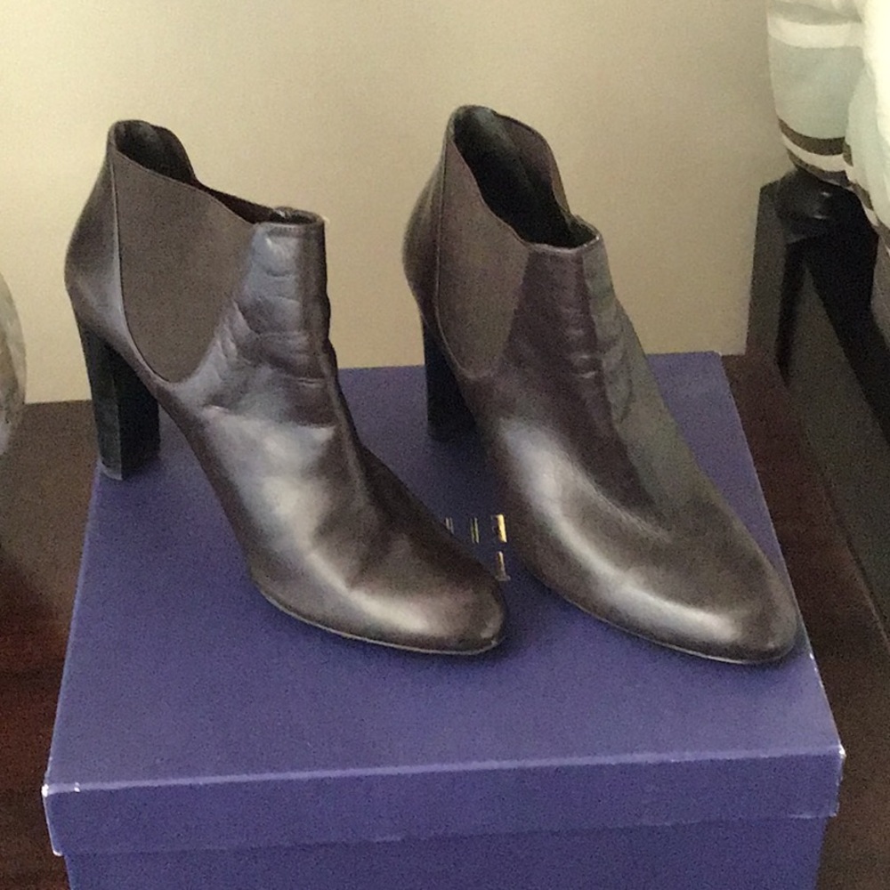 Use have brown booties